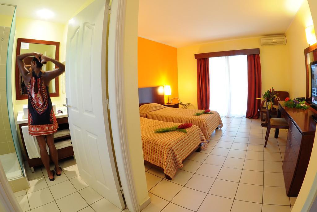 Koniambo Hotel Koné Habitación foto